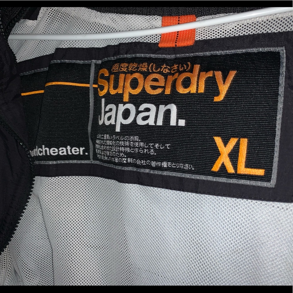 MEN'S WINDBREAKER